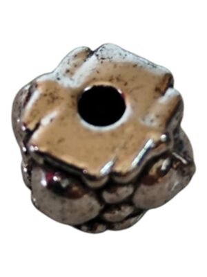 11 pcs Stainless steel circular patterned, 7.2 x 5.8 x 4.6mm, 1.8mm hole