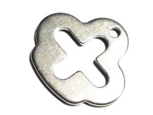 2x Cross in clover charm in stainless steel 18mm
