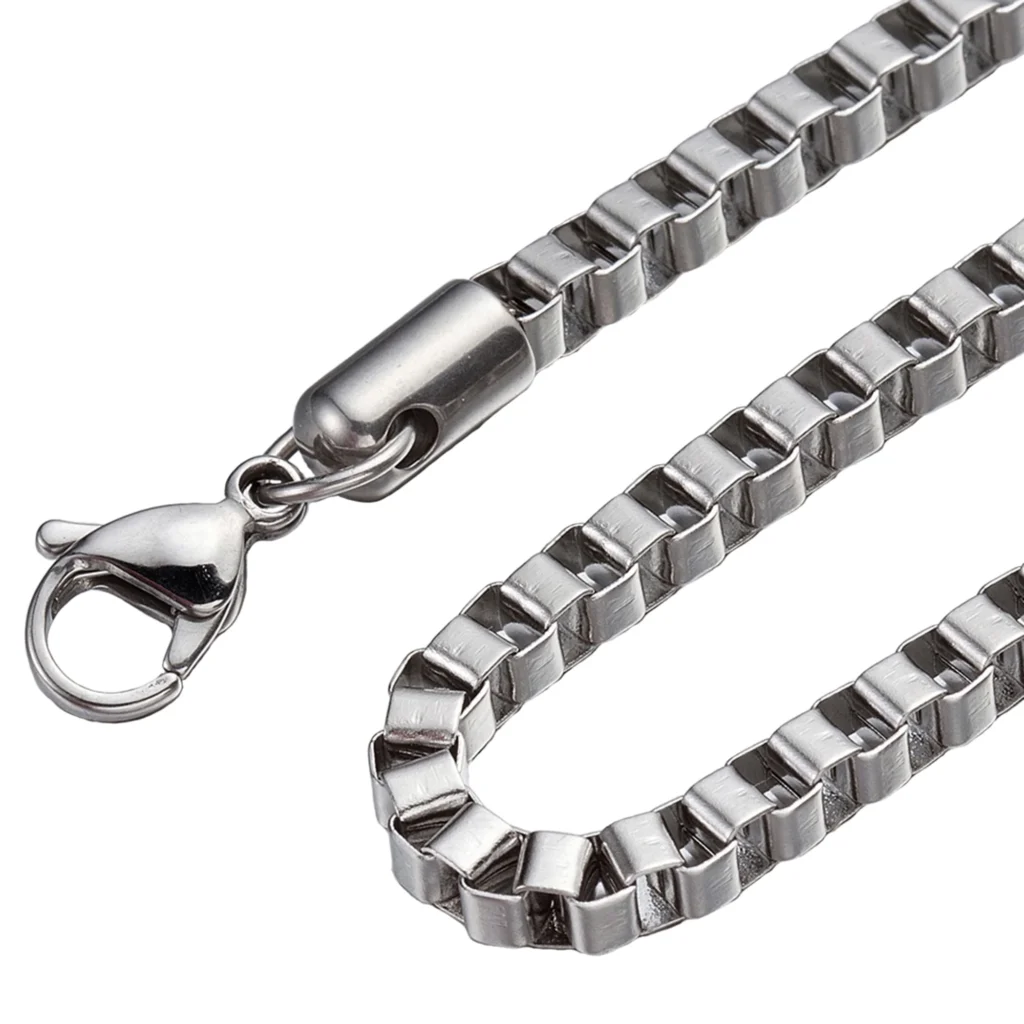 Box chain in stainless steel