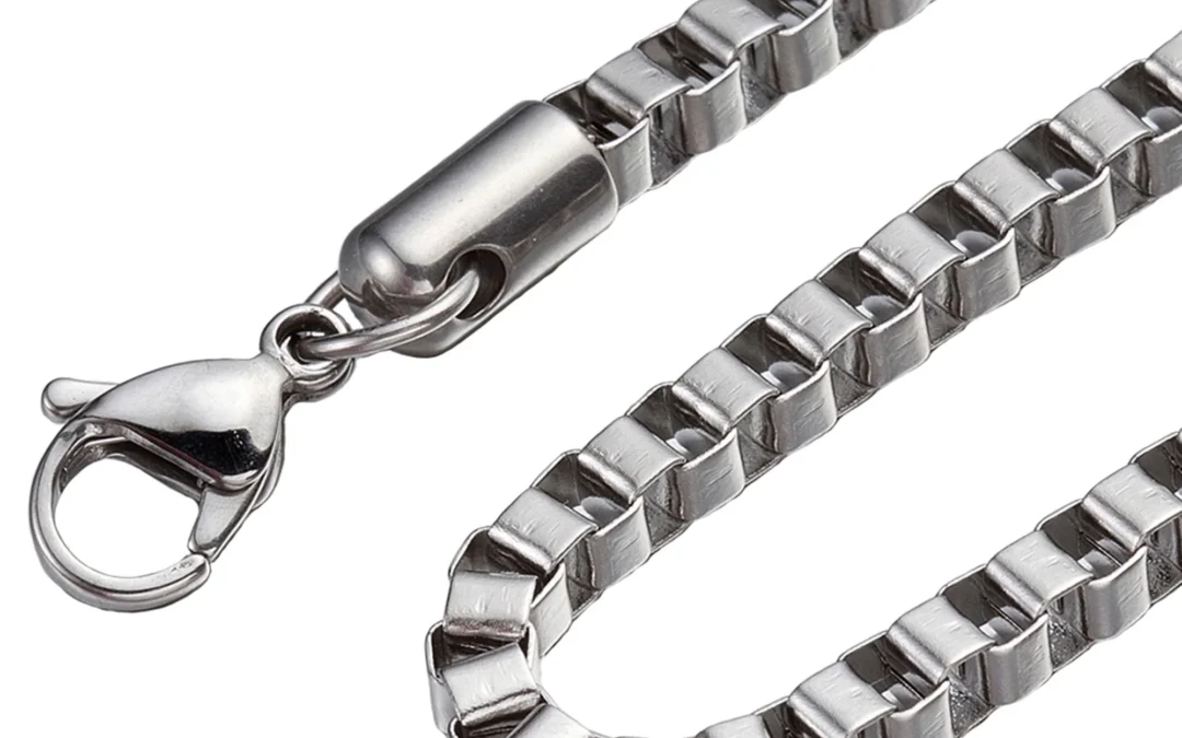 Box chain in stainless steel