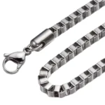 Box chain in stainless steel